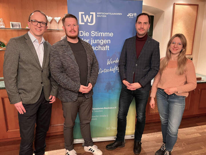 , v.l.: Alexander Jakschik (Past-President), Nico Damaschum (Schatzmeister), Peter Stange (Vorsitzender Kreissprecher) und Kristin Mayer (Stellvertretende Kreissprecherin)